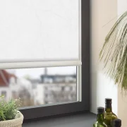 erfal® Design-Rollo BAGDAD weiss - vormontiert auf Trägerprofil - WEISS